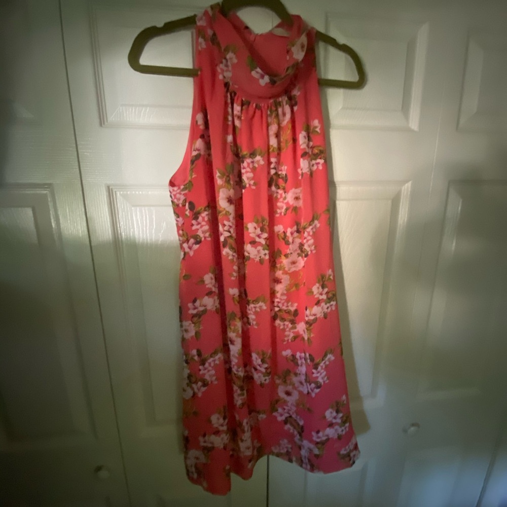 Sleeveless flowy coral dress with flowers